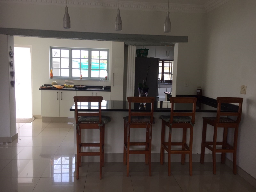 To Let 4 Bedroom Property for Rent in Beacon Bay Eastern Cape